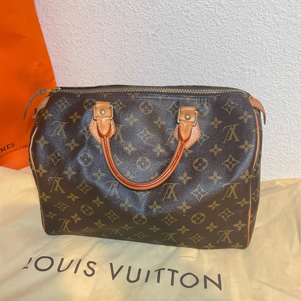 Authentic Louis Vuitton Speedy 30 Monogram hand bag